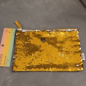 Sparkling Gold pouch by Yoobi.